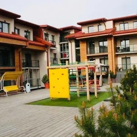 2 Miegamuju Kambariu Apartamentai Palangos Centre Su Vaiku Zaidimo Aikstele Apartament *